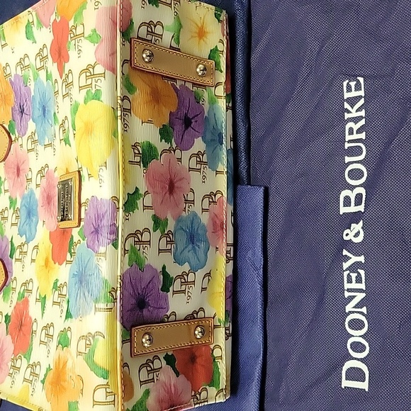 Dooney & Bourke 1975 Hibiscus Tote Handbag NWOT - Picture 4 of 8